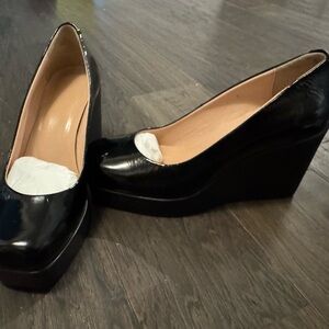 Elegant Black Wedge Pumps